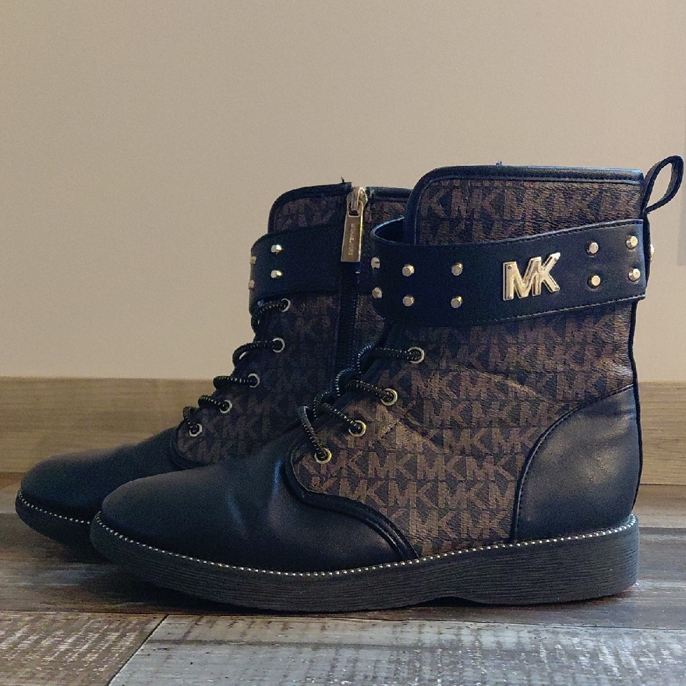 Michael Michael Kors Haskell Studs        Black/Brown